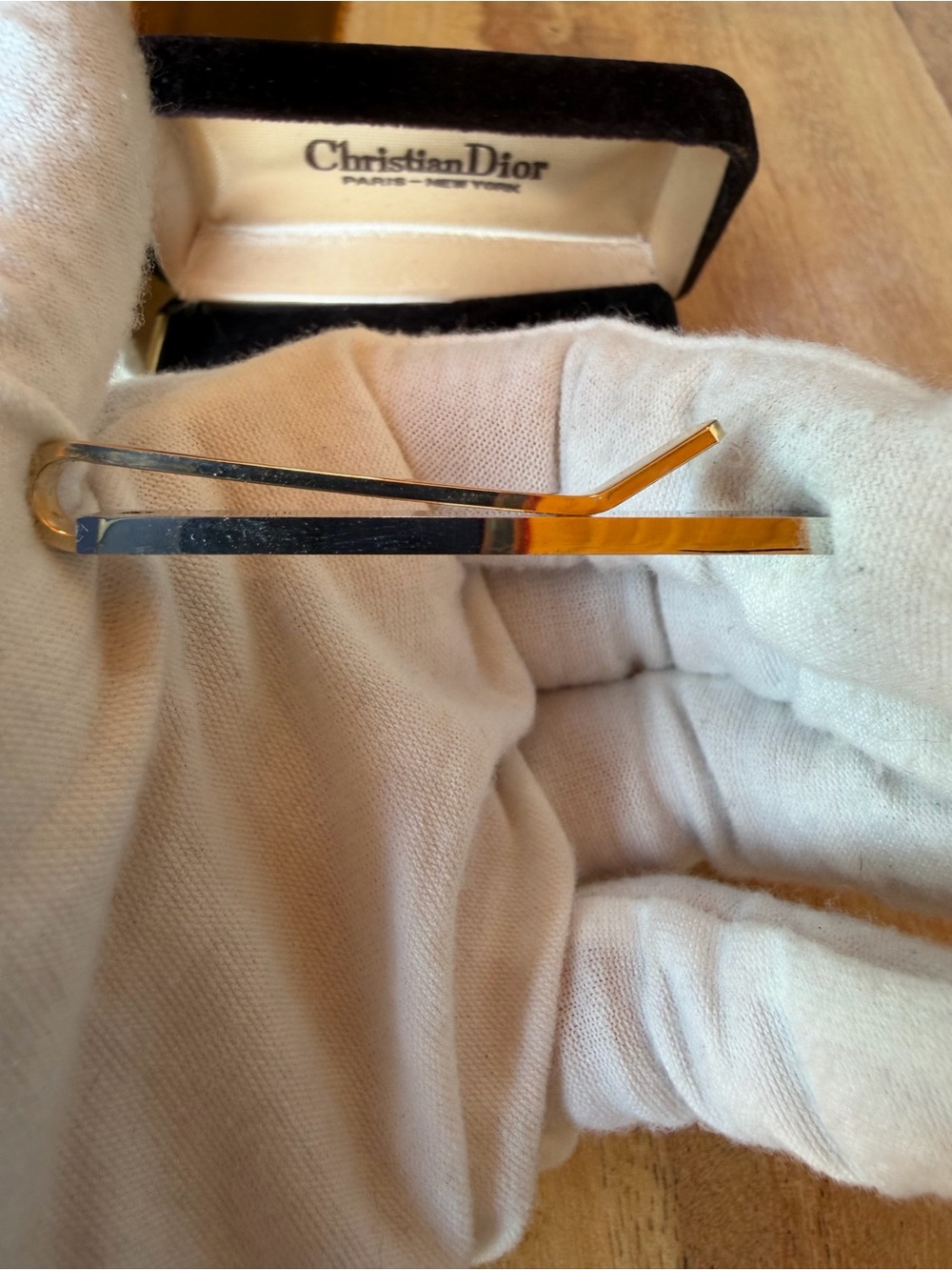 Vintage Christian Dior Gold-Tone Engraved Tie Clip with velvet box - Picture 11 of 11